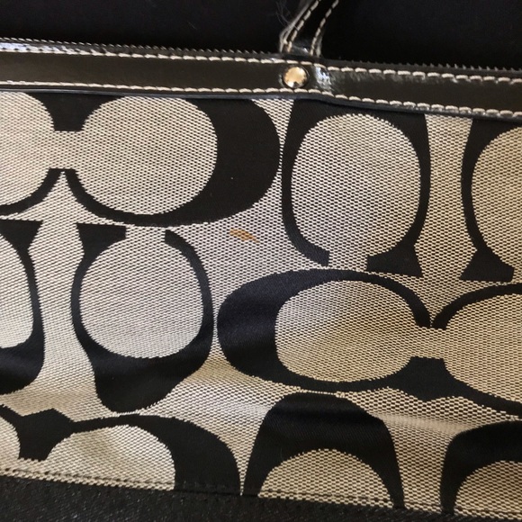 HP👜🎉 Coach Signature Striped Tote Gray / Black - Picture 5 of 8